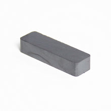 17 - Ceramic Magnet